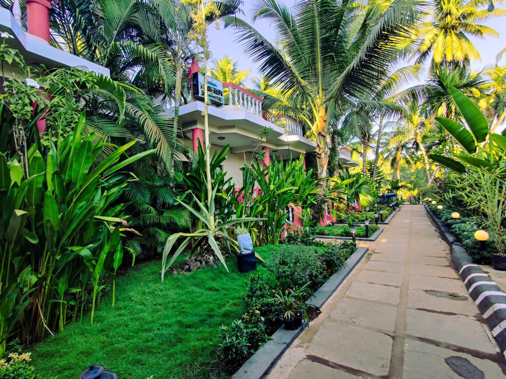 Vintage Beach Resort Agonda Exteriör bild