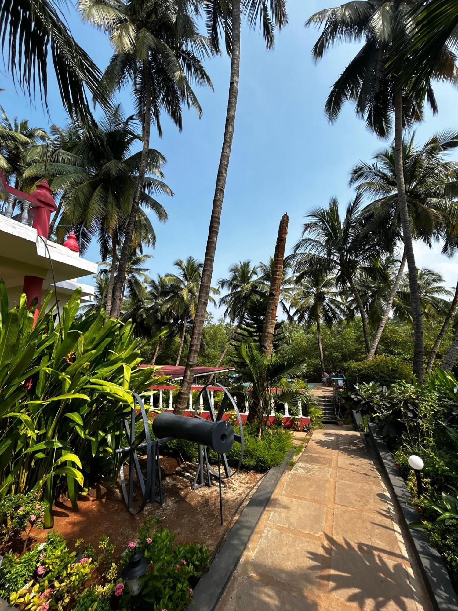 Vintage Beach Resort Agonda Exteriör bild