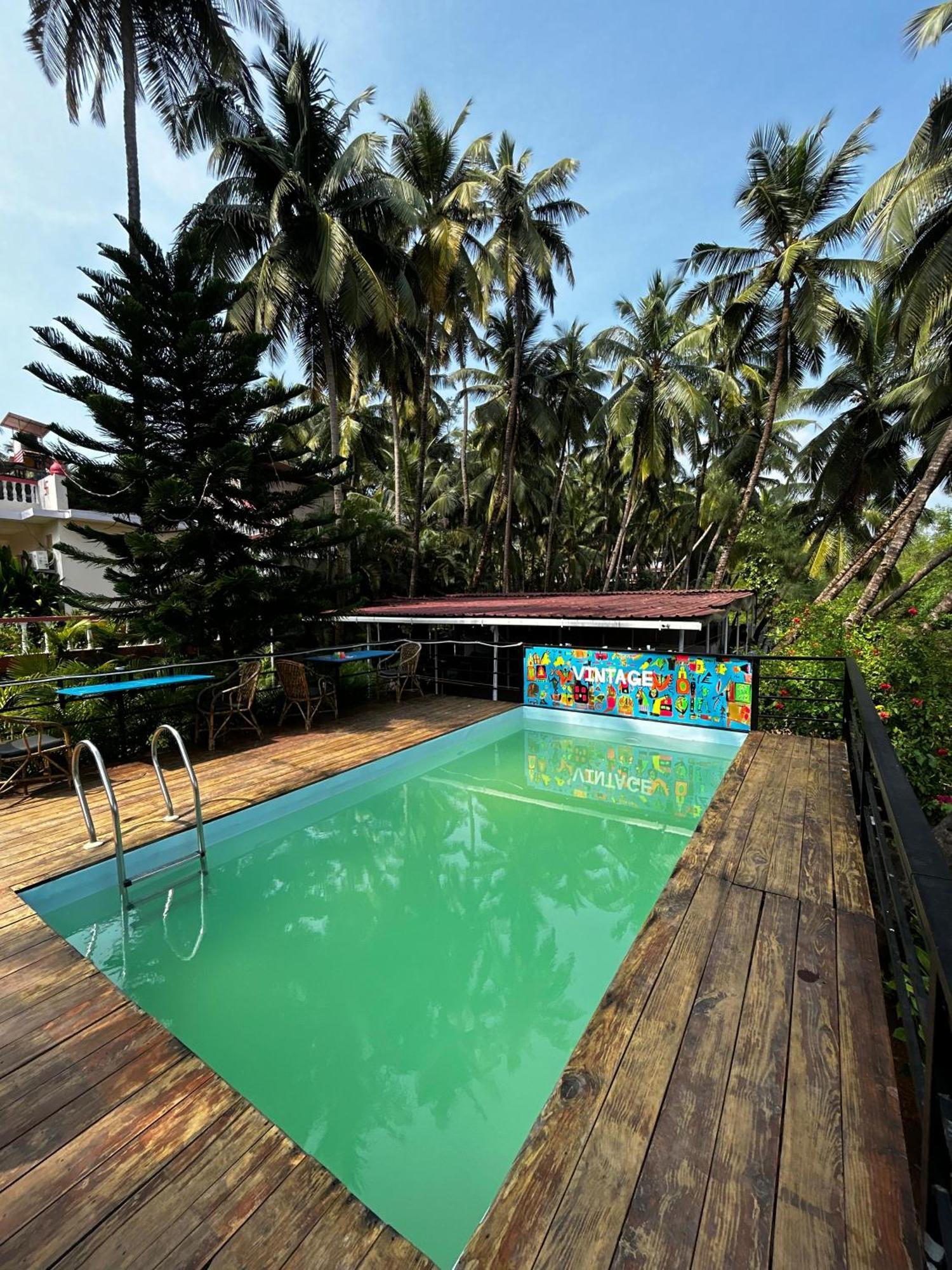 Vintage Beach Resort Agonda Exteriör bild